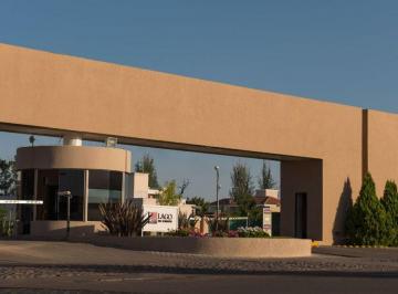 Casa · 108m² · 4 Ambientes · 1 Cochera · Venta Duplex 3 Dorm. Punta Lago Maipu
