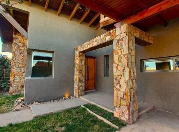 Casa · 130m² · 6 Ambientes · 2 Cocheras · Casa en Venta - Barrio Privado - Maipú - Mendoza