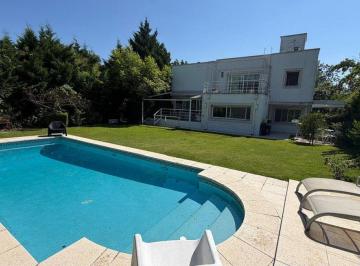 Casa · 202m² · 7 Ambientes · 5 Cocheras · Country Club Mayling Pileta Casa 7 Ambientes