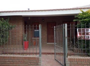 Casa · 416m² · 4 Ambientes · 1 Cochera · Casa en Venta 3 Dorm. en Las Varillas.