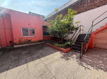 Casa · 130m² · 4 Ambientes · 2 Cocheras · Dos Casa S/lote de 237 m² V. Alsina Venta