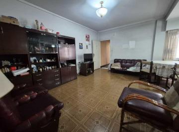 PH · 61m² · 3 Ambientes · Venta. Ph 3 Amb. Primer Piso. Piñeyro. Avellaneda