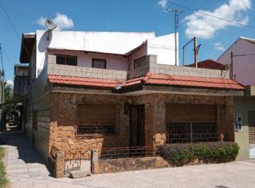 Casa · 62m² · 7 Ambientes · Dos Propiedades en un Mismo Lote Barrio Sarmiento