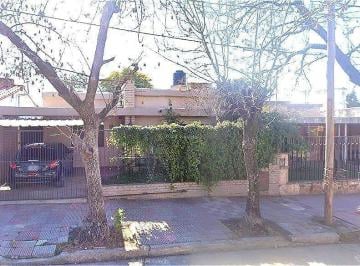 Casa · 138m² · 4 Ambientes · 1 Cochera · Apta Credito Se Vende Casa Altos Gral. Paz 3d Coch Patio!