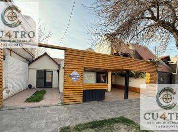 Casa · 167m² · Venta de Casa Sobre Calle Toschi, Cipolletti