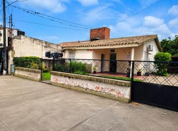 Casa · 103m² · 4 Ambientes · 2 Cocheras · Venta Casa Sobre Av Belgrano 3700 - 3 Dorm