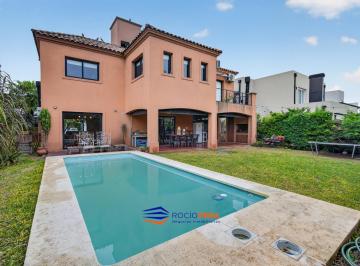 Casa · 182m² · 5 Ambientes · 1 Cochera · Casa a La Venta en Haras Maria Victoria, La Reja, Moreno