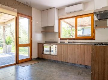 Casa · 210m² · 7 Ambientes · Casa Venta 7 Amb Apto Crédito Santa Silvina Pilar Km 53