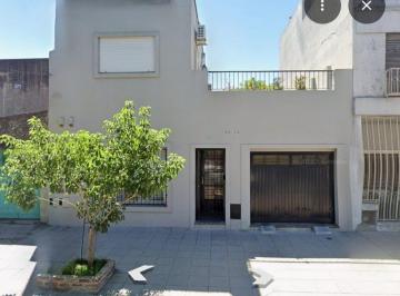 Casa · 125m² · 3 Ambientes · 2 Cocheras · Venta Casa 3 Ambientes Cochera