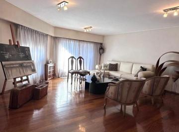 Departamento · 180m² · 6 Ambientes · 1 Cochera · Departamento en Venta 3 Dorm. Piso Completo con Cochera en Bv. Illia