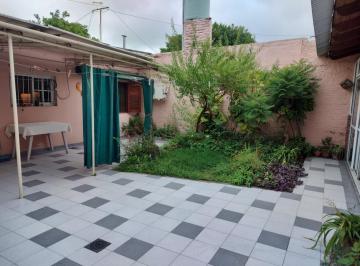Casa · 120m² · 3 Ambientes · 1 Cochera · Casa 2 Dorm. Garage Patio Quincho Azcuenaga