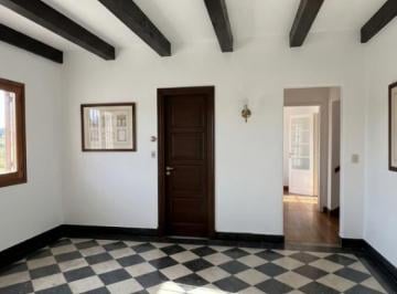 Casa · 188m² · 7 Ambientes · 1 Cochera · Chalet en Venta - Zona Centro