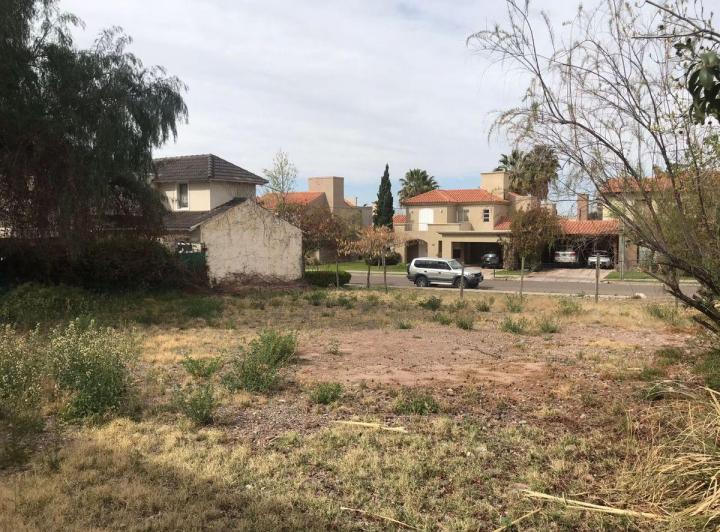 Terreno · 640m²