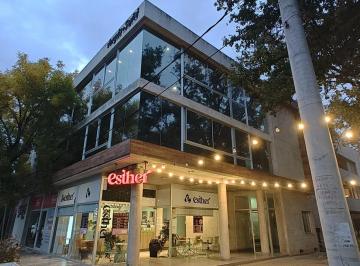 Local comercial · 210m² · Espectacular Local en Esquina! 210 m² - Funes