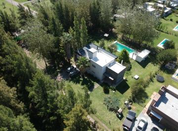 Casa · 200m² · 3 Dormitorios · (Puerto Roldán) Venta | Permuta - 3 Dorm., Piscina - Apto Crédito