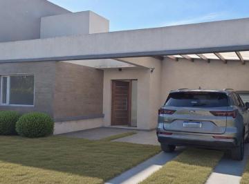 Casa · 360m² · 2 Dormitorios · Tds2 - Casa a Estrenar 2 Dorm.. Excelente Ubicación!