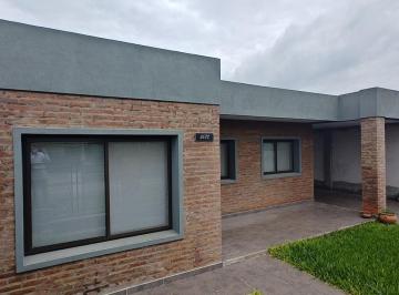 Casa · 360m² · 3 Dormitorios · 1 Cochera · Tds 2 - Casa 3 Dorm. en La Mejor Ubicación del Barrio!