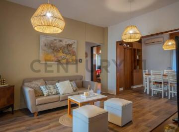 PH · 69m² · 3 Ambientes · 1 Cochera · Casa en Venta en La Plata en PH con Patio y Cochera