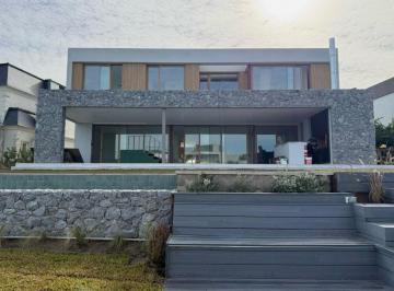 Casa · 429m² · 7 Ambientes · 6 Cocheras · Casa - Virazon