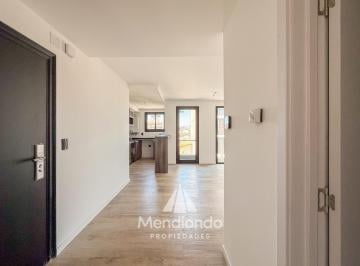Departamento · 42m² · 2 Ambientes · 1 Cochera · Alq 24 m - Semipiso 2 Ambientes Al Frente con Balcón y Cochera Cubierta Individual - Zona Chauvín
