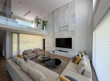 Casa · 385m² · 8 Ambientes · 2 Cocheras · Casa de 4 Dorm. con Vista Al Golf en Kentucky