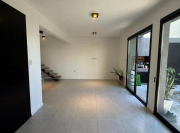 Casa de 4 ambientes, Córdoba · Alquiler Duplex 2 Dor, Manantiales 1! Cochera Doble y Parrilla