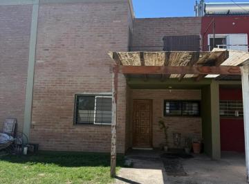 Casa · 105m² · 5 Ambientes · 1 Cochera · Duplex en Venta Barrio Matienzo 3 Dorm
