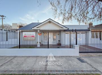 Casa · 153m² · 3 Ambientes · 1 Cochera · Casa 3 Amb. Altillo con Cochera y Piscina en Parque Luro