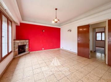 Casa · 108m² · 4 Ambientes · 1 Cochera · Casa 4 Ambientes con Parque / Zona Aldrey