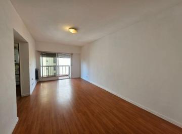 Departamento de 1 ambiente, Vicente López · En Alquiler Monoambiente | Balcón con Vista Verde y Parcial Al Río | a m de Tren Mitre