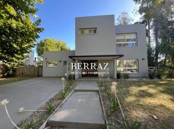 Casa · 200m² · 4 Ambientes · 2 Cocheras · Casa Venta 3 Dorm. Barrio San Matías Lote de 800 m² Escobar