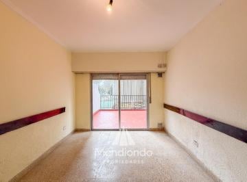 Departamento · 36m² · 2 Ambientes · Depto 2 Amb. C/ Terraza y Baulera. a 50 m de Plaza Colón.