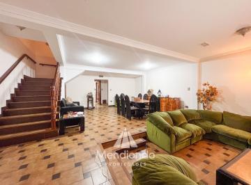 Casa · 341m² · 5 Ambientes · 2 Cocheras · Casa 5 Amb. con Cochera Doble y Galpón en Villa Primera