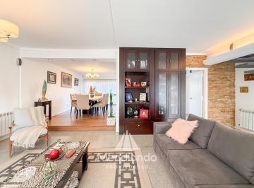 Casa · 226m² · 5 Ambientes · 1 Cochera · Casa 5 Ambientes con Cochera y Quincho en Güemes (Stella Maris)