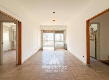 Departamento · 42m² · 2 Ambientes · Depto 2 Amb. 47 m² Al Frente con Balcón. Baño y Toilette. Santa Fe y San Martín.