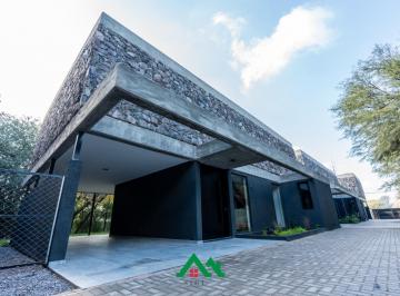 Casa · 270m² · 5 Ambientes · 2 Cocheras · Casa en Venta de 3 Dorm. - Barrio La Carolina, Housing Acacia Norte