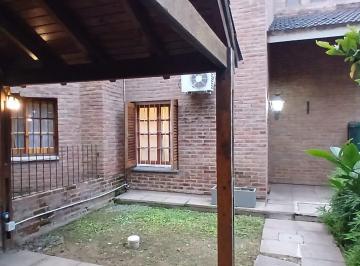 Casa · 90m² · 5 Ambientes · 1 Cochera · Casa de 3 Dorm. Escritorio en Venta en Barrio San Fernando