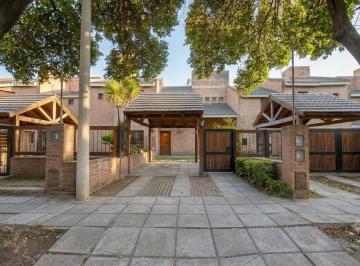 Casa · 90m² · 5 Ambientes · 1 Cochera · Venta Casa 3 Dorm. Escritorio en B° San Fernando