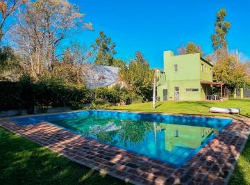 Casa · 93m² · 4 Ambientes · 3 Cocheras · Casa Quinta en Venta en La Bota, Ingeniero Maschwitz | Lote 1.200 m², Piscina y Gran Parque