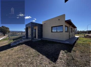Casa · 120m² · 5 Ambientes · 1 Cochera · Casa 3 Dorm. en Barrio Privado Aires del Nordeste Unquillo