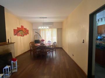 Casa · 180m² · 4 Ambientes · 1 Cochera · Venta Casa 4 Amb El Palomar - Pileta