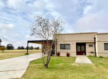 Casa · 120m² · 4 Ambientes · 2 Cocheras · Venta Casa 2 Dorm. con Amplio Jardín La Carolina Golf & Country Club Piñero Rosario