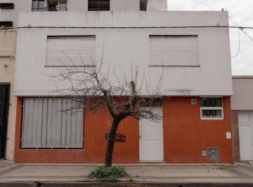 Casa · 150m² · 8 Ambientes · Venta - Casa 3 Habitaciones, Pileta y Dependencia