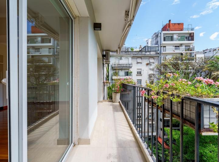 Departamento en Alquiler. Dos Dorm. con Cochera en La Mejor Zona de Recoleta
