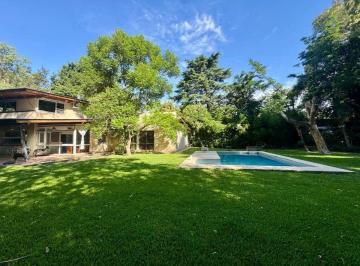 Casa · 373m² · 5 Ambientes · 4 Cocheras · Casa 5 Amb en Venta Parque Leloir Jardín Pileta