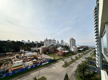 Foto1 · Apartamento de 2 Dorm. y Medio en Playa Brava, Punta del Este