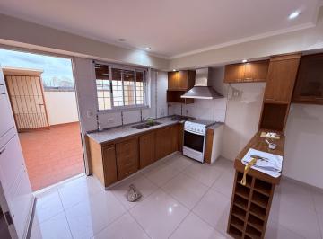 Departamento · 55m² · 3 Ambientes · Departamento PH Tres Ambientes con Patio en Alquiler en Sarandi Avellaneda