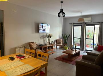 Departamento · 105m² · 6 Ambientes · Departamento Dos Dorm. en Venta Complejo El Algarrobo Alberdi