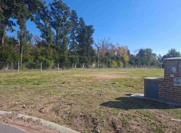 Terreno · 605m² · En Venta Lote de 605 m² en Barrio La Estela Pilar