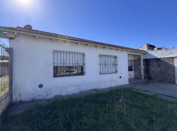 Casa · 70m² · 3 Ambientes · 1 Cochera · Casa en Alquiler